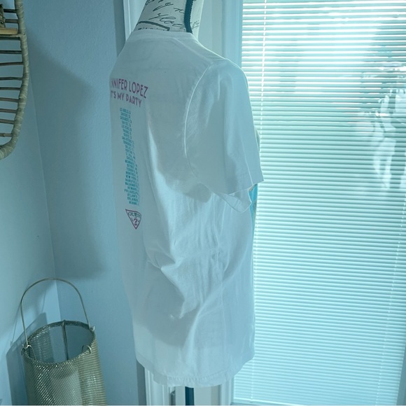 Guess Jennifer Lopez It’s My Party Tour J Lo Tee | Size S - Picture 11 of 11